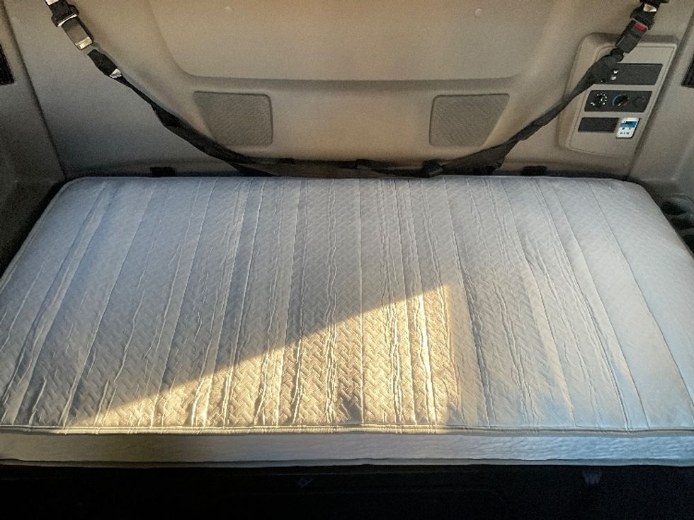 Sleeper Tractor-Heavy Duty Tractors-International-2023-LT625-Milwaukee-WI-555,303\n\t\tmiles-$ 49,750 - Image 17