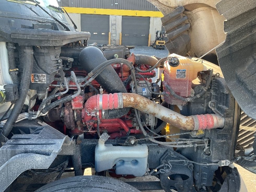 Sleeper Tractor-Heavy Duty Tractors-International-2023-LT625-Milwaukee-WI-555,303\n\t\tmiles-$ 49,750 - Image 20