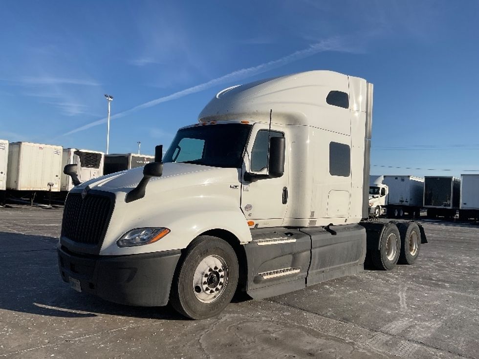 Sleeper Tractor-Heavy Duty Tractors-International-2023-LT625-Milwaukee-WI-555,303\n\t\tmiles-$ 49,750 - Image 3