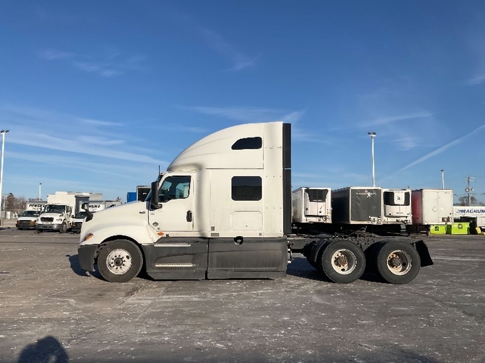 Sleeper Tractor-Heavy Duty Tractors-International-2023-LT625-Milwaukee-WI-555,303\n\t\tmiles-$ 49,750 - Image 4