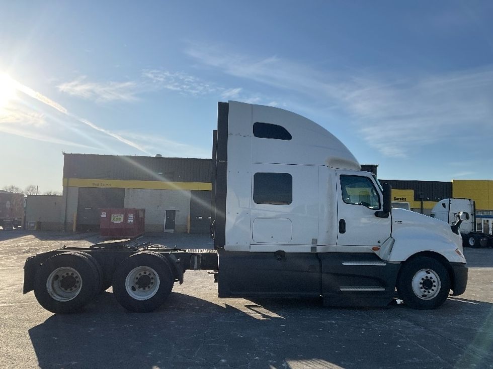 Sleeper Tractor-Heavy Duty Tractors-International-2023-LT625-Milwaukee-WI-555,303\n\t\tmiles-$ 49,750 - Image 8