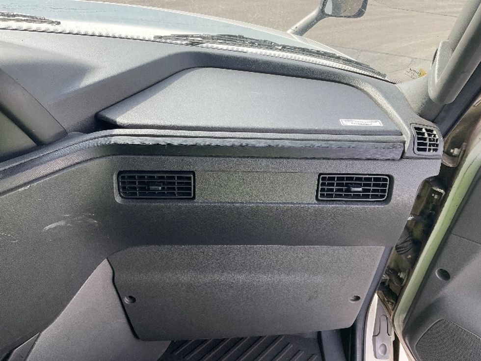 Sleeper Tractor-Heavy Duty Tractors-International-2023-LT625-Milwaukee-WI-635,244\n\t\tmiles-$ 42,250 - Image 14