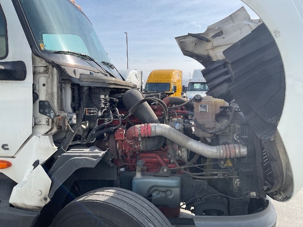 Sleeper Tractor-Heavy Duty Tractors-International-2023-LT625-Milwaukee-WI-635,244\n\t\tmiles-$ 42,250 - Image 20