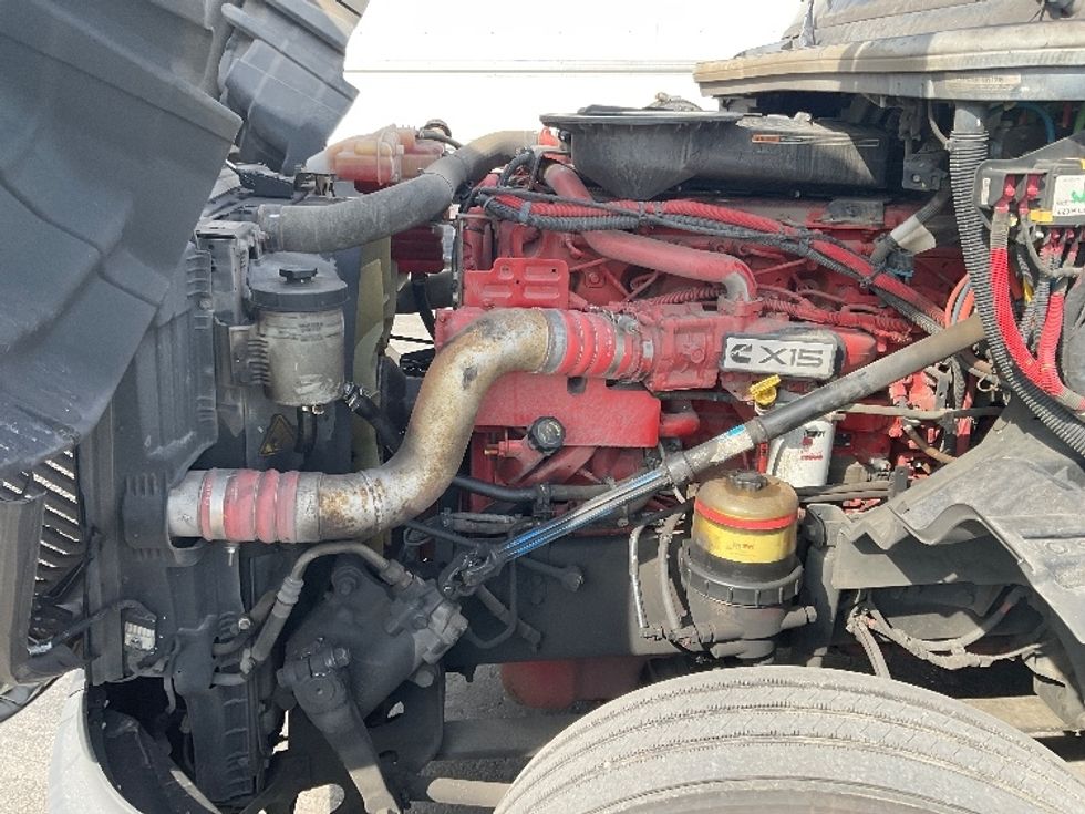 Sleeper Tractor-Heavy Duty Tractors-International-2023-LT625-Milwaukee-WI-635,244\n\t\tmiles-$ 42,250 - Image 21