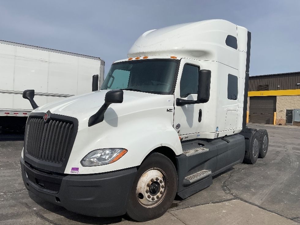Sleeper Tractor-Heavy Duty Tractors-International-2023-LT625-Milwaukee-WI-635,244\n\t\tmiles-$ 42,250 - Image 3