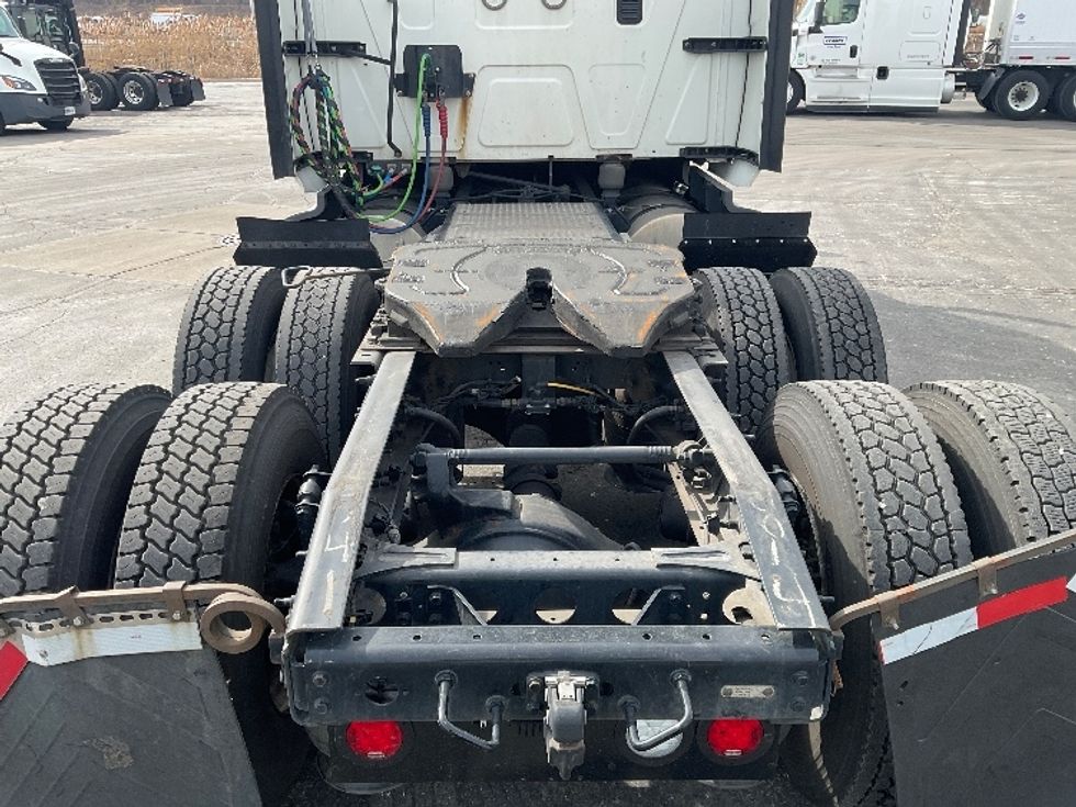 Sleeper Tractor-Heavy Duty Tractors-International-2023-LT625-Milwaukee-WI-635,244\n\t\tmiles-$ 42,250 - Image 6