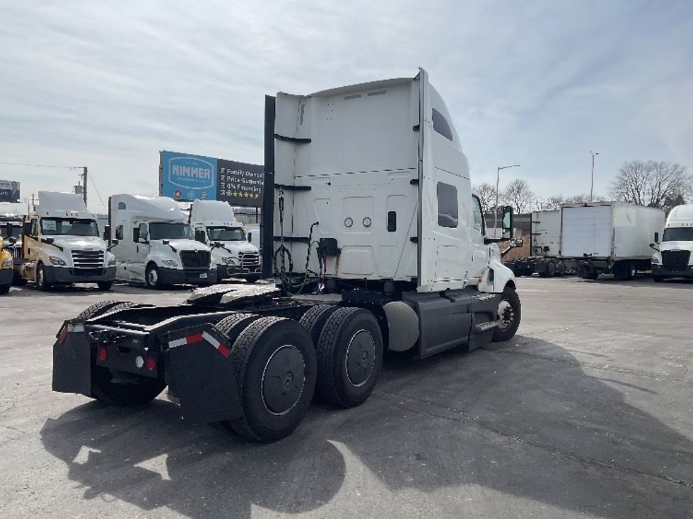 Sleeper Tractor-Heavy Duty Tractors-International-2023-LT625-Milwaukee-WI-635,244\n\t\tmiles-$ 42,250 - Image 7