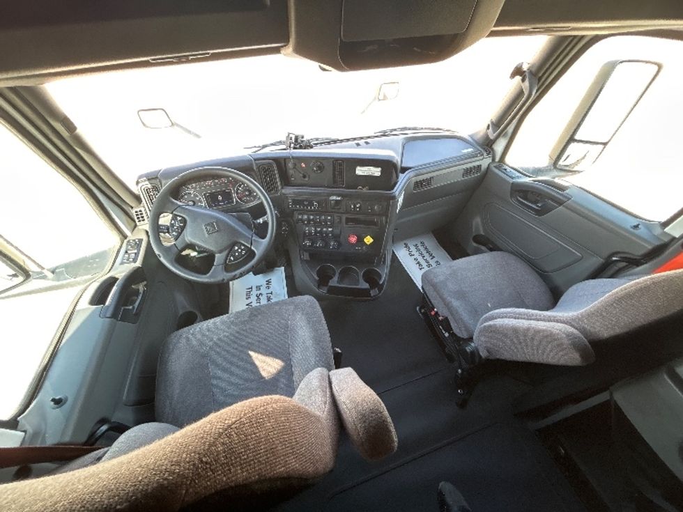 Sleeper Tractor-Heavy Duty Tractors-International-2023-LT625-Minot-ND-783,080\n\t\tmiles-$ 36,500 - Image 12