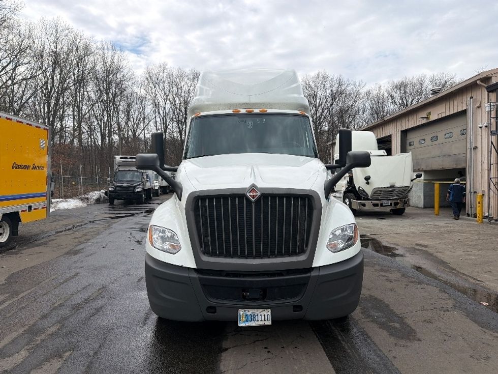 Sleeper Tractor-Heavy Duty Tractors-International-2023-LT625-Monmouth Junction-NJ-528,500\n\t\tmiles-$ 57,750 - Image 2