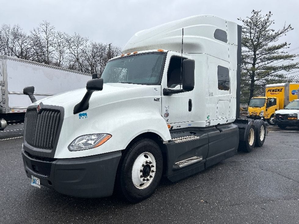 Sleeper Tractor-Heavy Duty Tractors-International-2023-LT625-Monmouth Junction-NJ-528,500\n\t\tmiles-$ 57,750 - Image 3