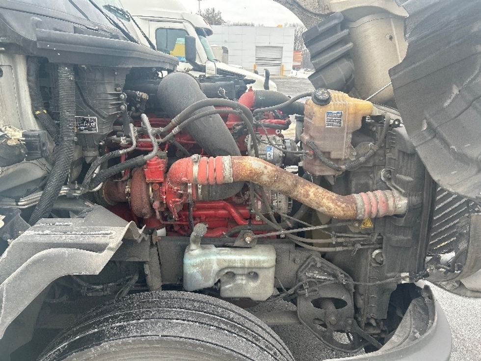 Sleeper Tractor-Heavy Duty Tractors-International-2023-LT625-Monmouth Junction-NJ-611,460\n\t\tmiles-$ 49,000 - Image 19