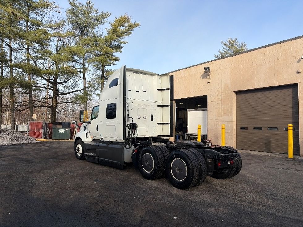 Sleeper Tractor-Heavy Duty Tractors-International-2023-LT625-Monmouth Junction-NJ-611,460\n\t\tmiles-$ 49,000 - Image 5