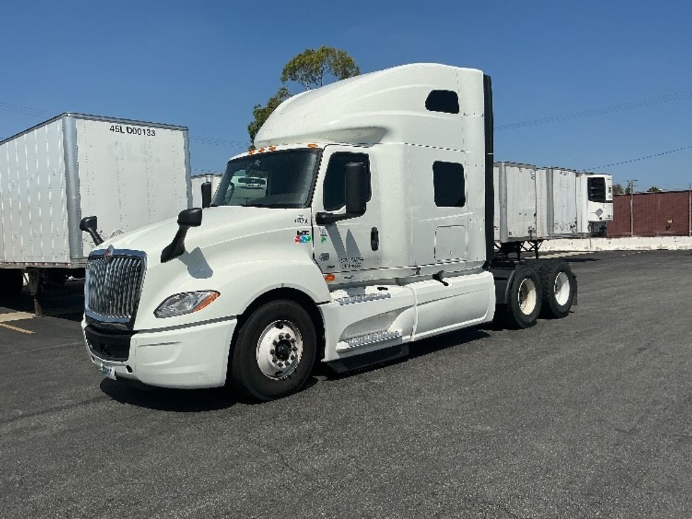 Sleeper Tractor-Heavy Duty Tractors-International-2023-LT625-Montebello-CA-501,247\n\t\tmiles-$ 52,500 - Image 3