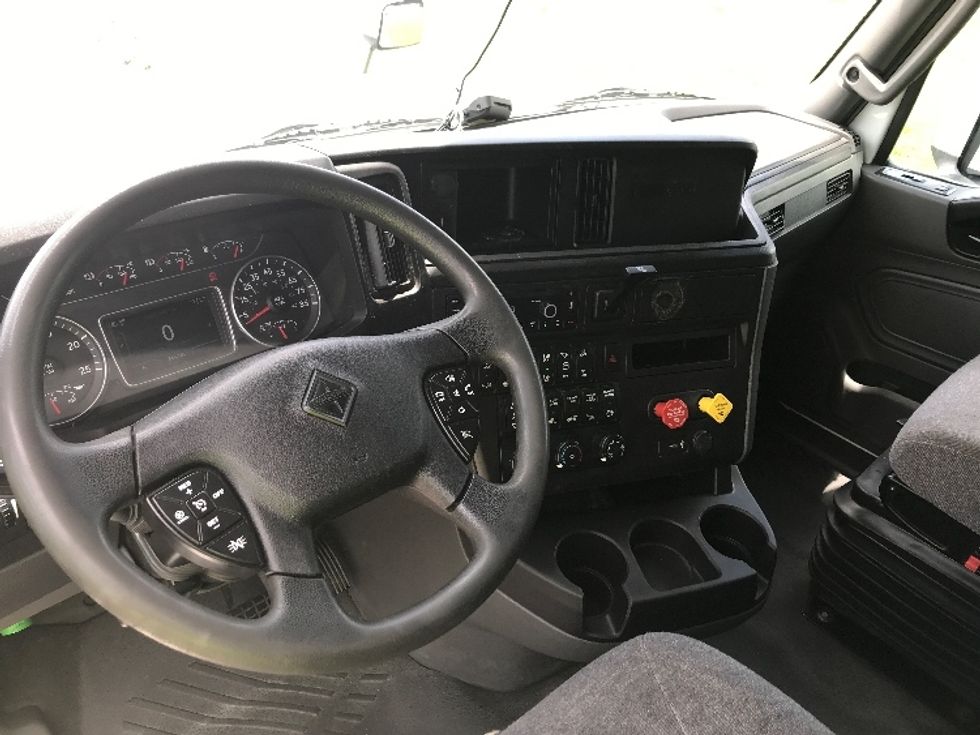 Sleeper Tractor-Heavy Duty Tractors-International-2023-LT625-Montgomery-AL-564,076\n\t\tmiles-$ 66,250 - Image 10