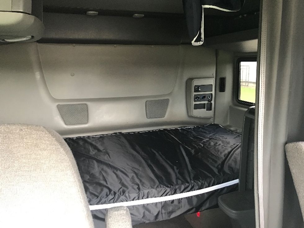 Sleeper Tractor-Heavy Duty Tractors-International-2023-LT625-Montgomery-AL-564,076\n\t\tmiles-$ 66,250 - Image 16