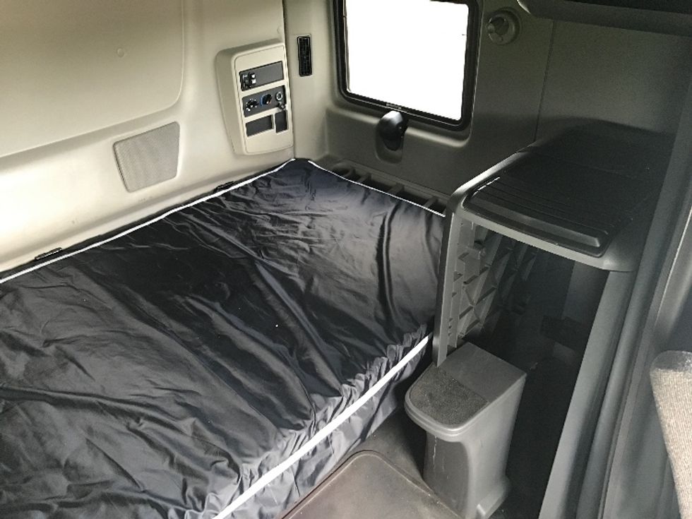 Sleeper Tractor-Heavy Duty Tractors-International-2023-LT625-Montgomery-AL-564,076\n\t\tmiles-$ 66,250 - Image 18