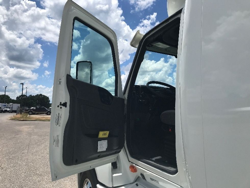 Sleeper Tractor-Heavy Duty Tractors-International-2023-LT625-Montgomery-AL-564,076\n\t\tmiles-$ 66,250 - Image 9