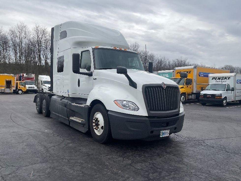 Sleeper Tractor-Heavy Duty Tractors-International-2023-LT625-Mount Pleasant-PA-743,985\n\t\tmiles-$ 34,000 - Image 1