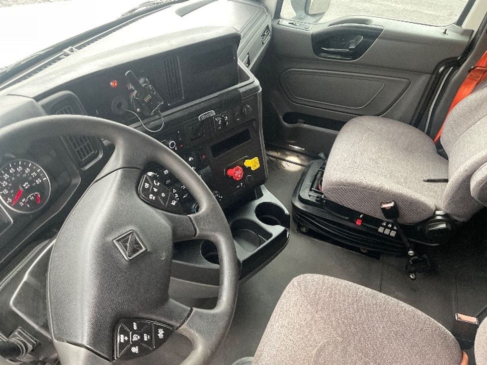 Sleeper Tractor-Heavy Duty Tractors-International-2023-LT625-Mount Pleasant-PA-743,985\n\t\tmiles-$ 34,000 - Image 10