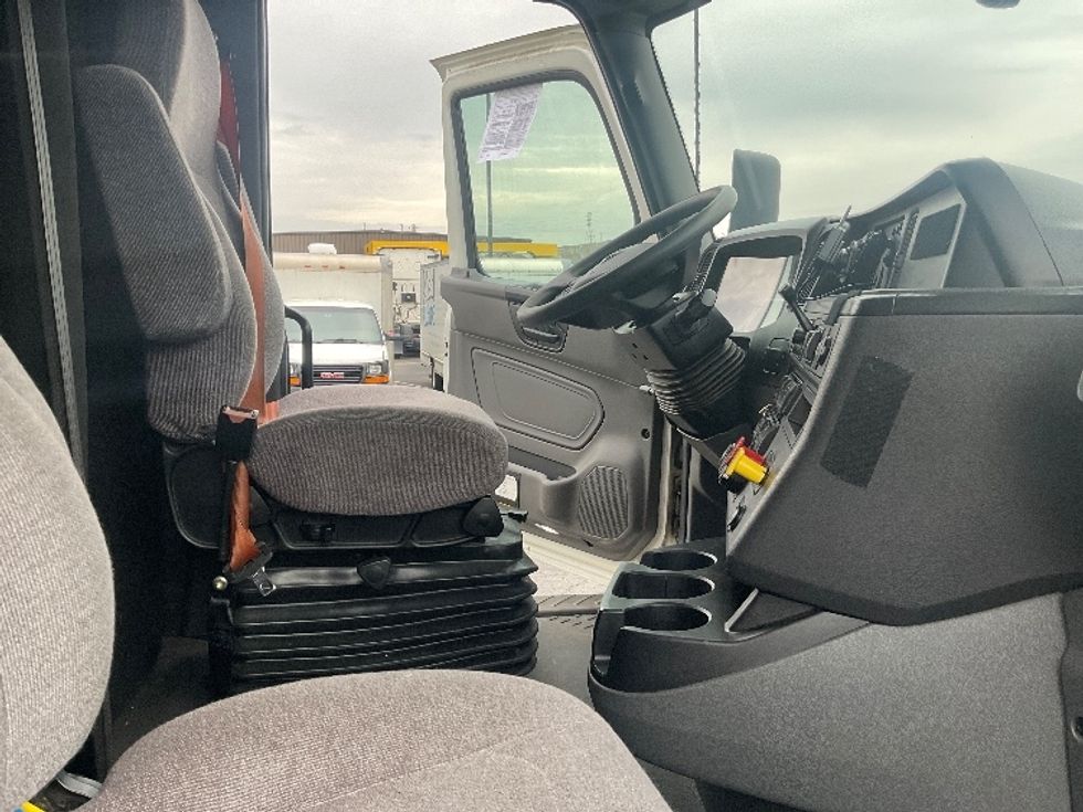 Sleeper Tractor-Heavy Duty Tractors-International-2023-LT625-Mount Pleasant-PA-743,985\n\t\tmiles-$ 34,000 - Image 15