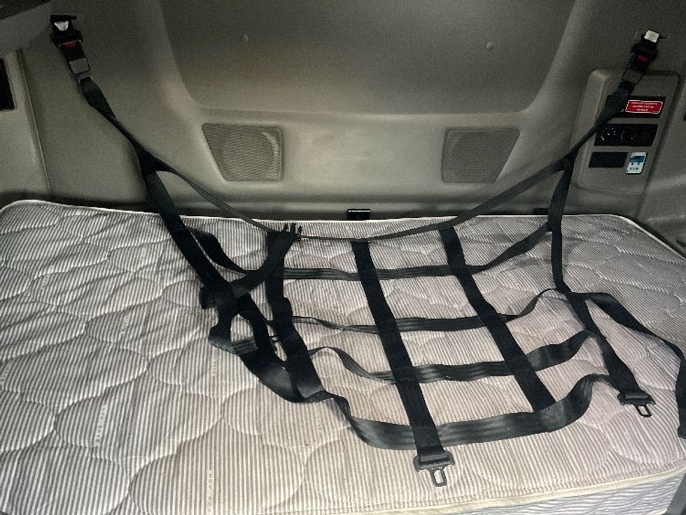 Sleeper Tractor-Heavy Duty Tractors-International-2023-LT625-Mount Pleasant-PA-743,985\n\t\tmiles-$ 34,000 - Image 16