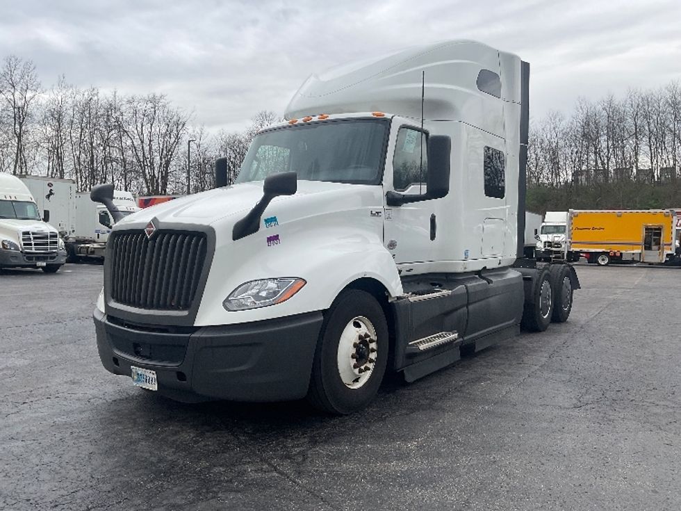 Sleeper Tractor-Heavy Duty Tractors-International-2023-LT625-Mount Pleasant-PA-743,985\n\t\tmiles-$ 34,000 - Image 3