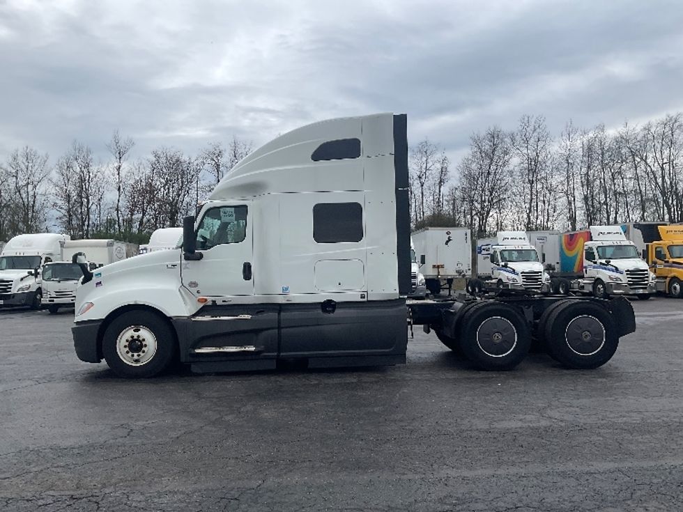 Sleeper Tractor-Heavy Duty Tractors-International-2023-LT625-Mount Pleasant-PA-743,985\n\t\tmiles-$ 34,000 - Image 4