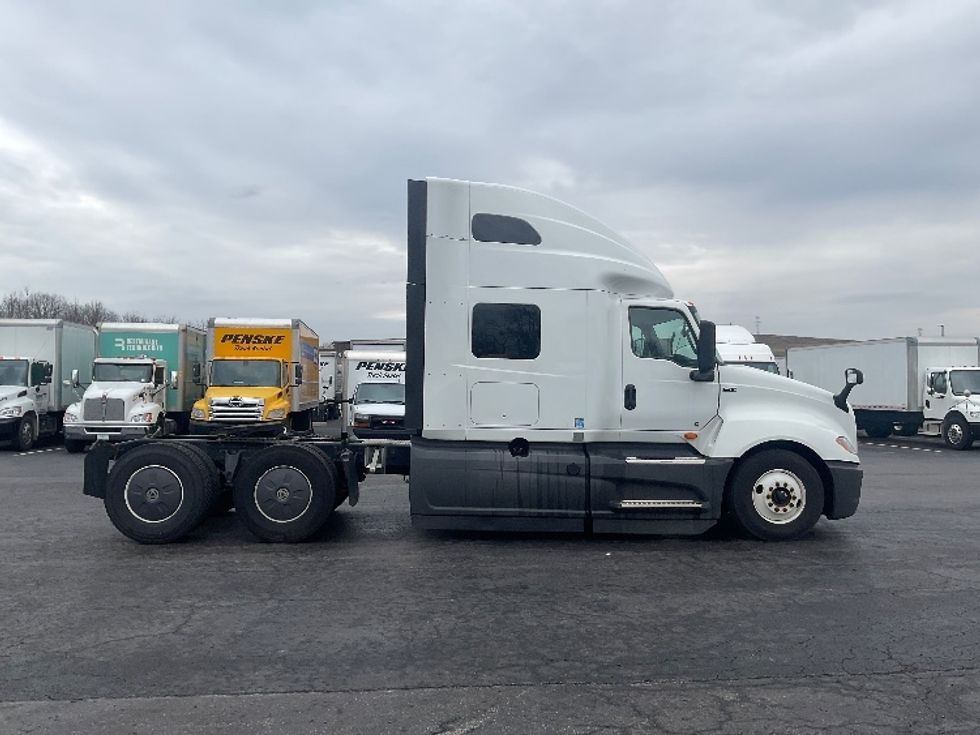 Sleeper Tractor-Heavy Duty Tractors-International-2023-LT625-Mount Pleasant-PA-743,985\n\t\tmiles-$ 34,000 - Image 8