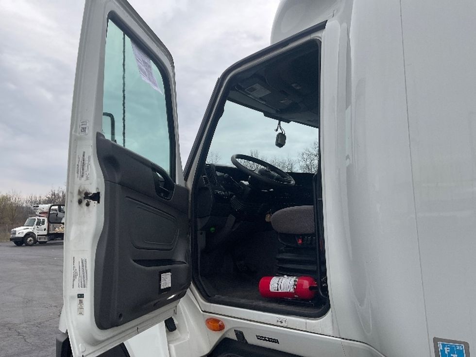 Sleeper Tractor-Heavy Duty Tractors-International-2023-LT625-Mount Pleasant-PA-743,985\n\t\tmiles-$ 34,000 - Image 9