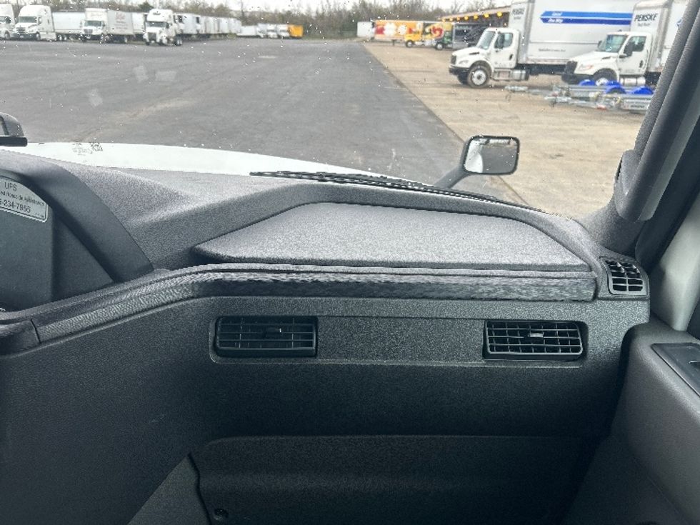 Sleeper Tractor-Heavy Duty Tractors-International-2023-LT625-Nashville (Mount Juliet)-TN-508,931\n\t\tmiles-$ 57,000 - Image 11