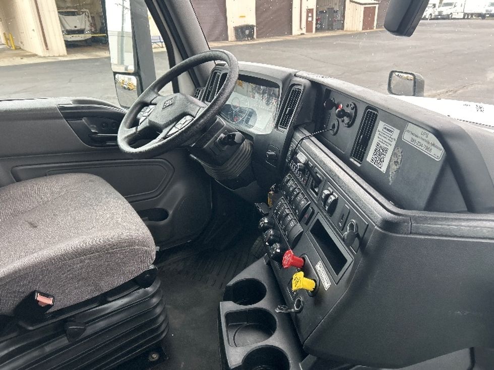 Sleeper Tractor-Heavy Duty Tractors-International-2023-LT625-Nashville (Mount Juliet)-TN-508,931\n\t\tmiles-$ 57,000 - Image 12