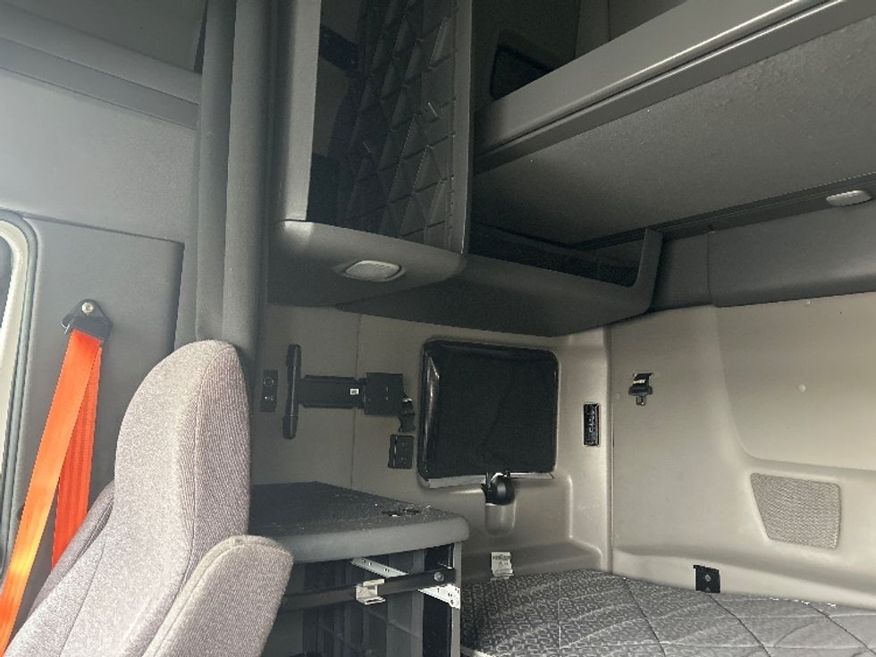 Sleeper Tractor-Heavy Duty Tractors-International-2023-LT625-Nashville (Mount Juliet)-TN-508,931\n\t\tmiles-$ 57,000 - Image 16