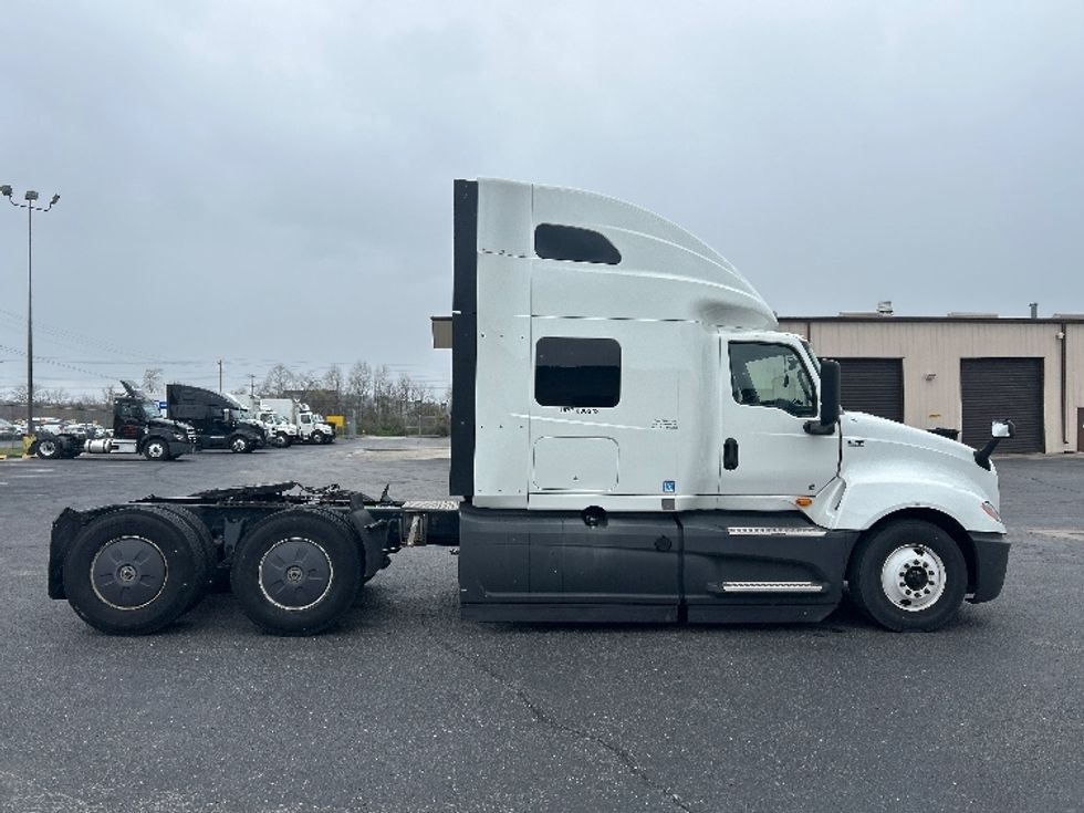 Sleeper Tractor-Heavy Duty Tractors-International-2023-LT625-Nashville (Mount Juliet)-TN-508,931\n\t\tmiles-$ 57,000 - Image 6