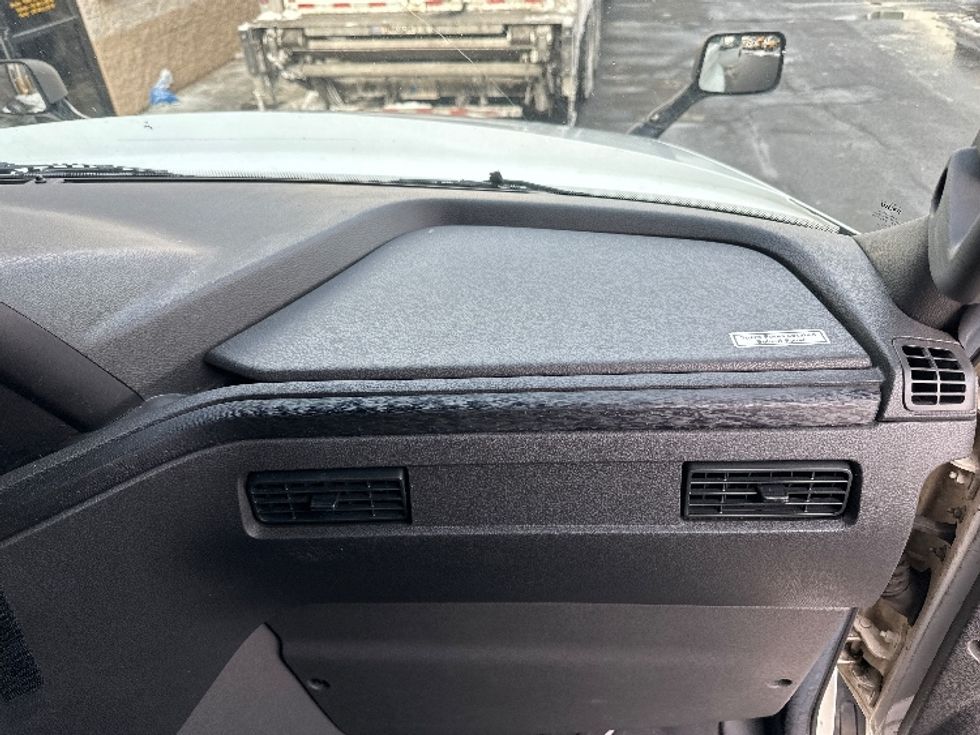 Sleeper Tractor-Heavy Duty Tractors-International-2023-LT625-North Bergen-NJ-651,529\n\t\tmiles-$ 40,750 - Image 14