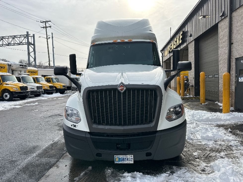 Sleeper Tractor-Heavy Duty Tractors-International-2023-LT625-North Bergen-NJ-651,529\n\t\tmiles-$ 40,750 - Image 2