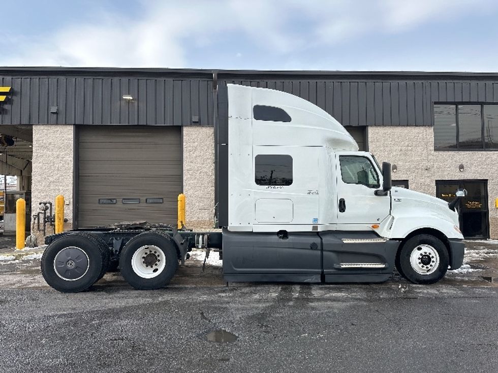 Sleeper Tractor-Heavy Duty Tractors-International-2023-LT625-North Bergen-NJ-651,529\n\t\tmiles-$ 40,750 - Image 8