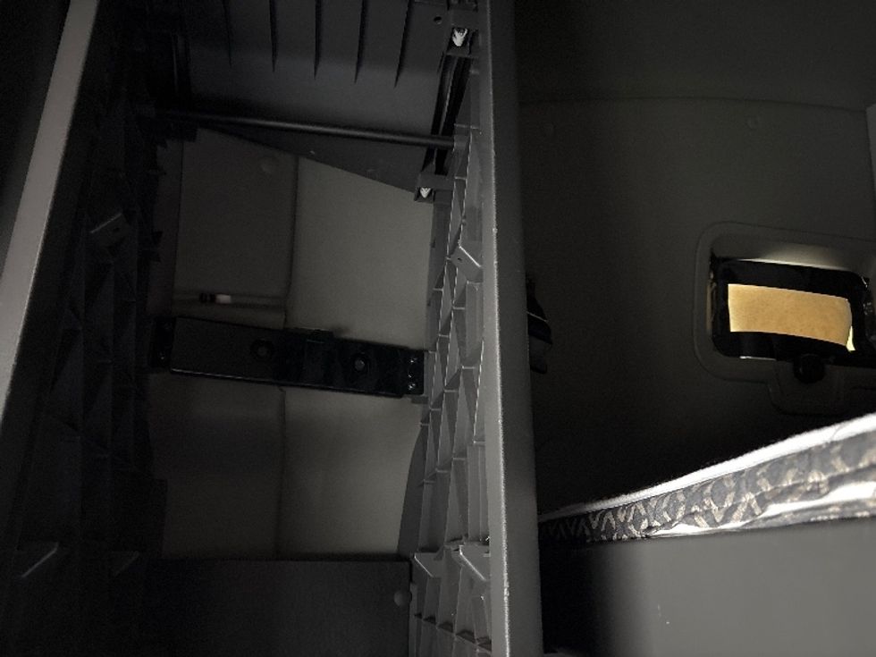 Sleeper Tractor-Heavy Duty Tractors-International-2023-LT625-Obetz-OH-601,297\n\t\tmiles-$ 45,500 - Image 19