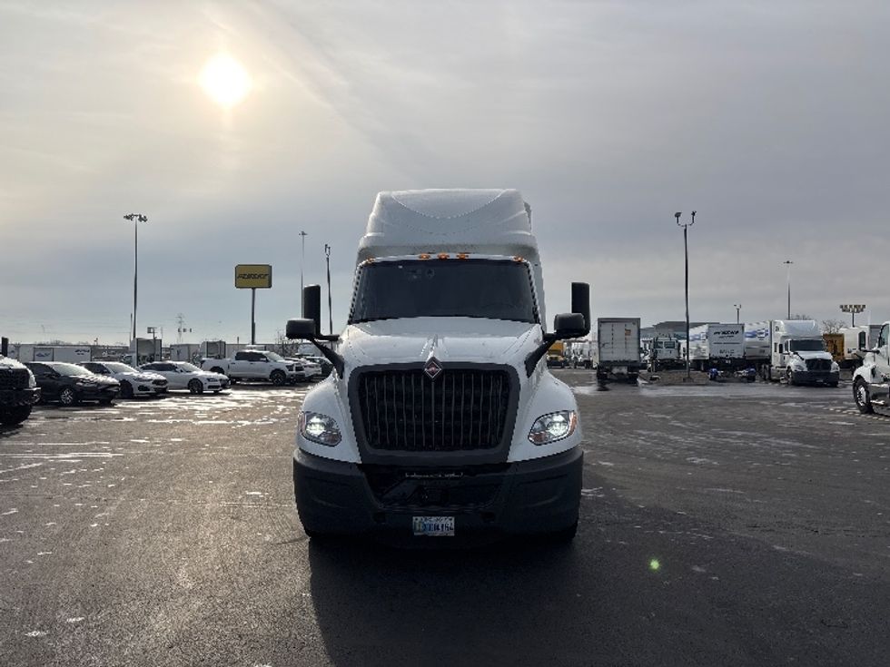 Sleeper Tractor-Heavy Duty Tractors-International-2023-LT625-Obetz-OH-601,297\n\t\tmiles-$ 45,500 - Image 2