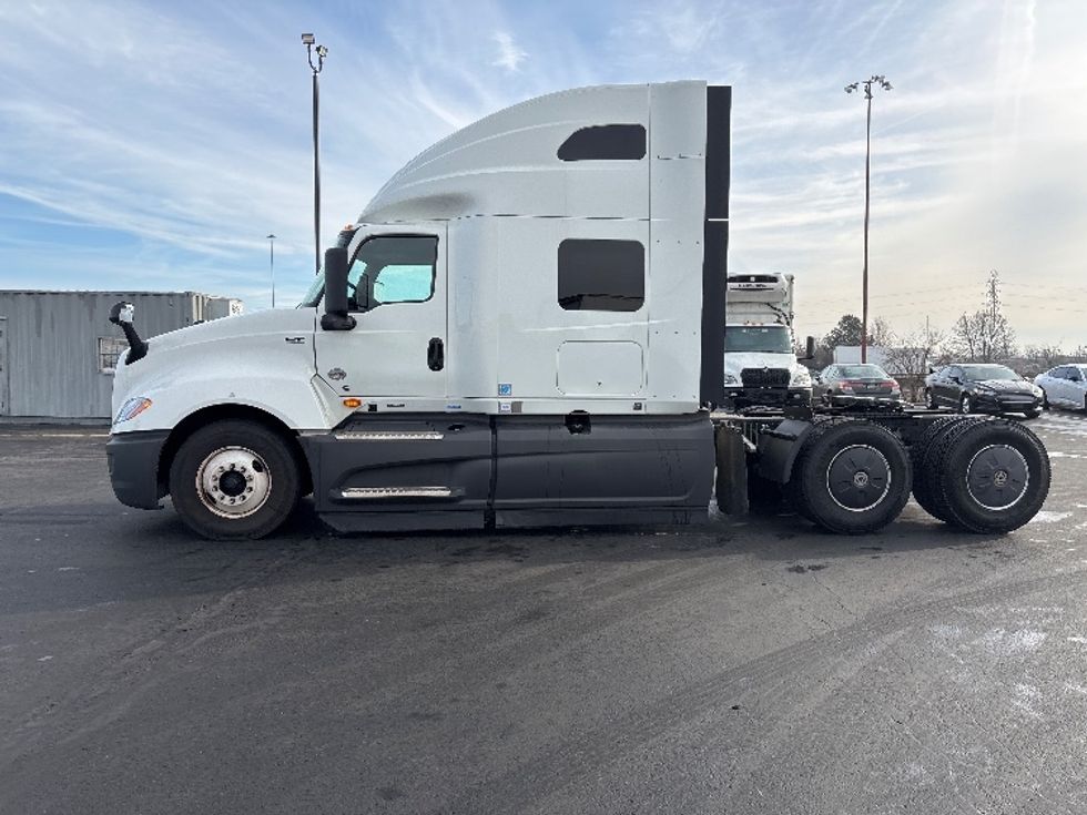 Sleeper Tractor-Heavy Duty Tractors-International-2023-LT625-Obetz-OH-601,297\n\t\tmiles-$ 45,500 - Image 4