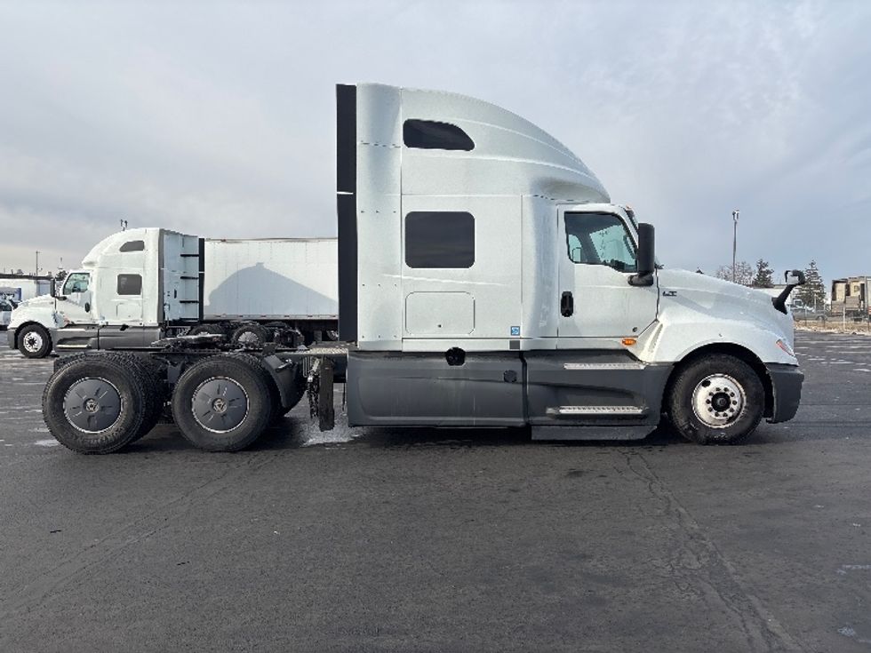 Sleeper Tractor-Heavy Duty Tractors-International-2023-LT625-Obetz-OH-601,297\n\t\tmiles-$ 45,500 - Image 8