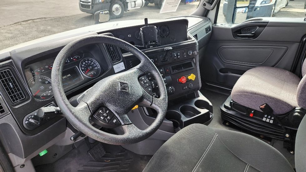 Sleeper Tractor-Heavy Duty Tractors-International-2023-LT625-Ocala-FL-623,165\n\t\tmiles-$ 44,250 - Image 10