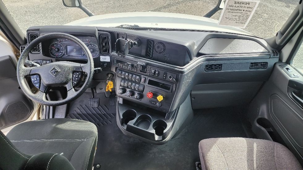 Sleeper Tractor-Heavy Duty Tractors-International-2023-LT625-Ocala-FL-623,165\n\t\tmiles-$ 44,250 - Image 12
