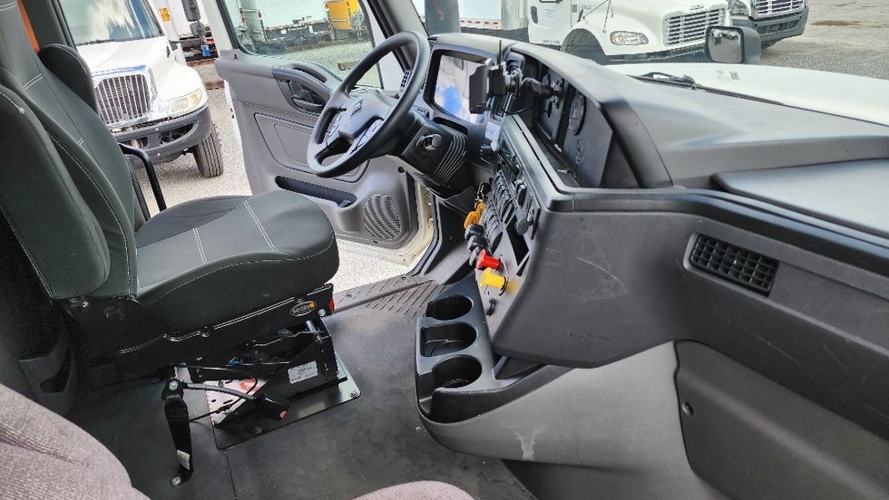 Sleeper Tractor-Heavy Duty Tractors-International-2023-LT625-Ocala-FL-623,165\n\t\tmiles-$ 44,250 - Image 15