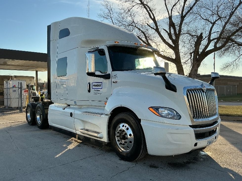 Sleeper Tractor-Heavy Duty Tractors-International-2023-LT625-Omaha-NE-552,710\n\t\tmiles-$ 55,750 - Image 1