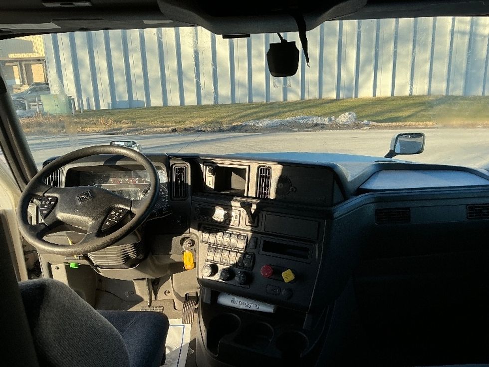 Sleeper Tractor-Heavy Duty Tractors-International-2023-LT625-Omaha-NE-552,710\n\t\tmiles-$ 55,750 - Image 11