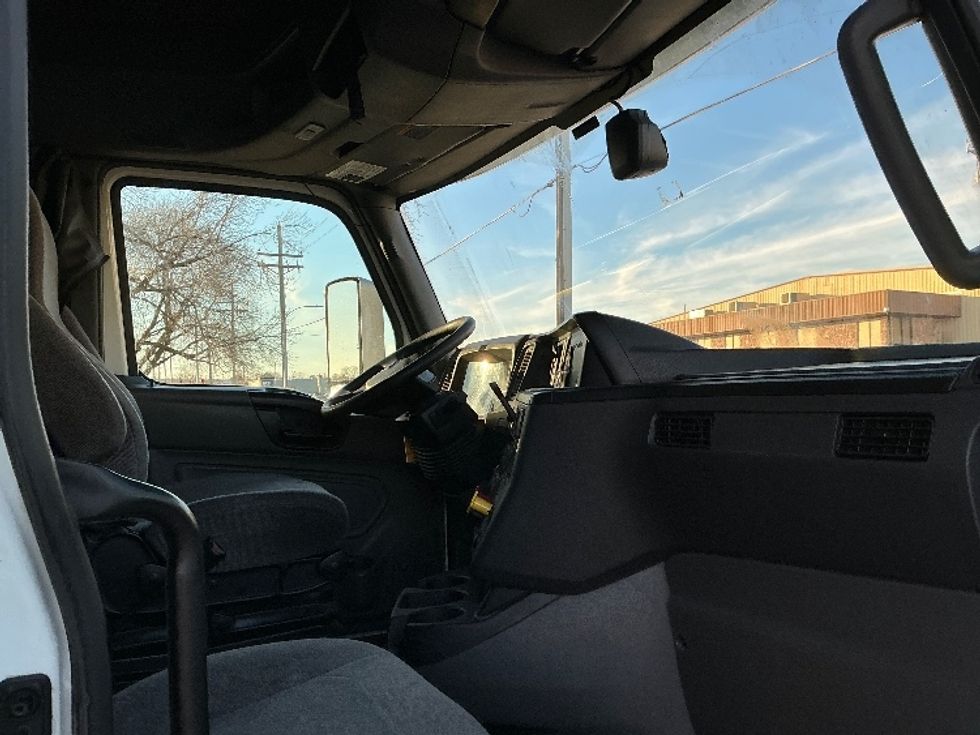 Sleeper Tractor-Heavy Duty Tractors-International-2023-LT625-Omaha-NE-552,710\n\t\tmiles-$ 55,750 - Image 14