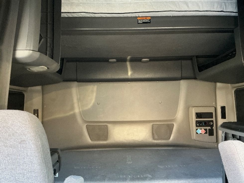 Sleeper Tractor-Heavy Duty Tractors-International-2023-LT625-Omaha-NE-552,710\n\t\tmiles-$ 55,750 - Image 15