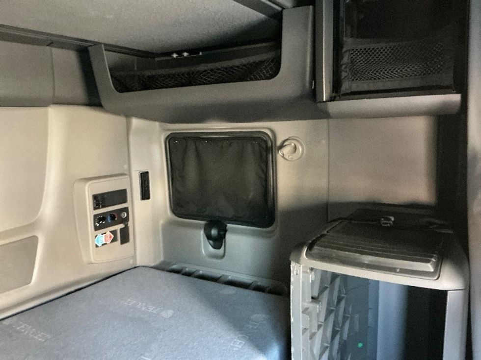 Sleeper Tractor-Heavy Duty Tractors-International-2023-LT625-Omaha-NE-552,710\n\t\tmiles-$ 55,750 - Image 17