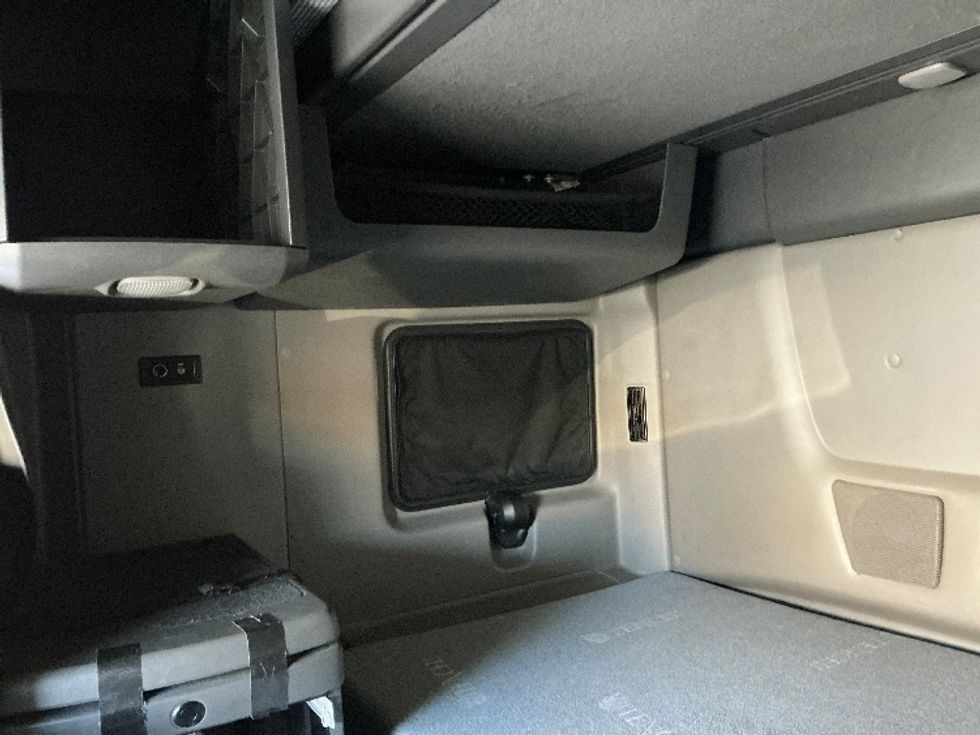 Sleeper Tractor-Heavy Duty Tractors-International-2023-LT625-Omaha-NE-552,710\n\t\tmiles-$ 55,750 - Image 18