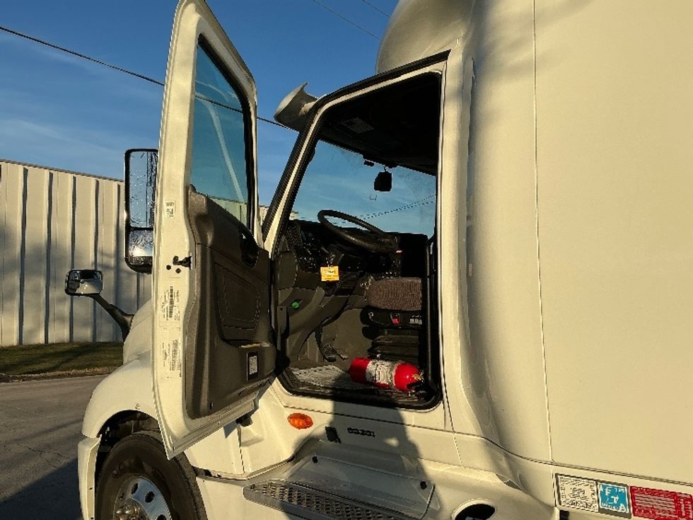 Sleeper Tractor-Heavy Duty Tractors-International-2023-LT625-Omaha-NE-552,710\n\t\tmiles-$ 55,750 - Image 8